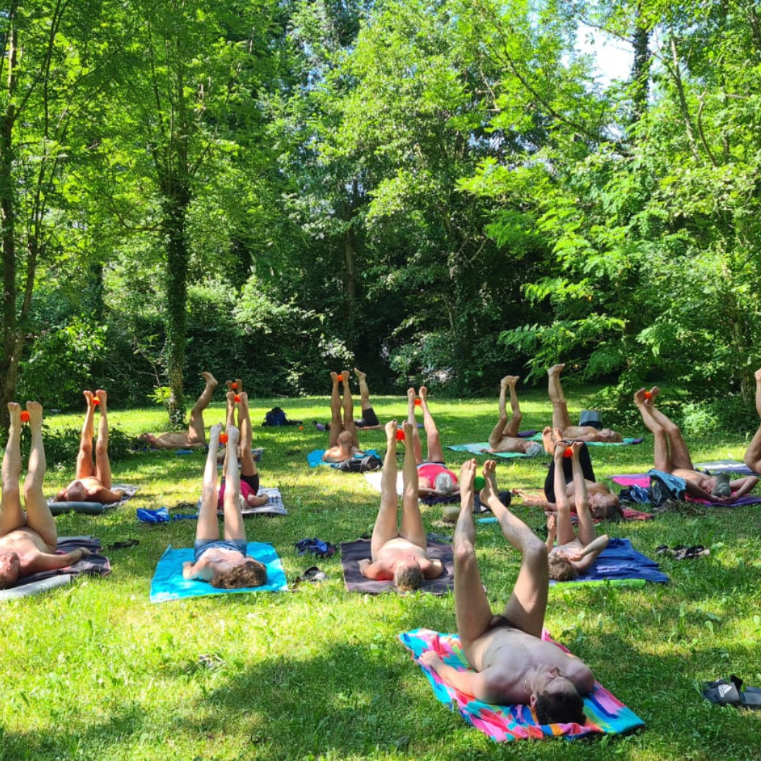 Yoga nu, Pilates et méditation