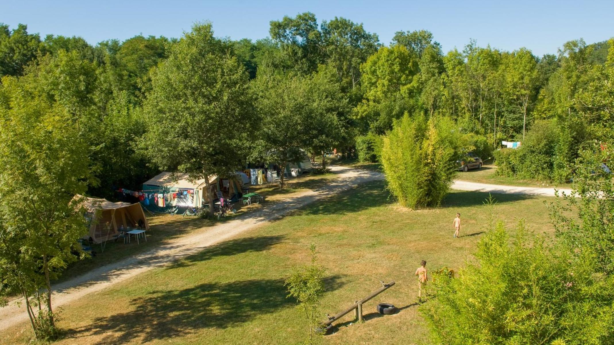 Voyager responsable : le camping naturiste