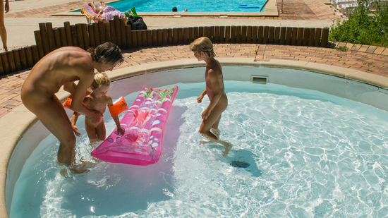 piscine camping naturiste